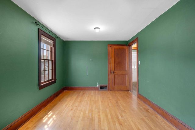 615 W BENT AVENUE, Oshkosh, WI 54901
