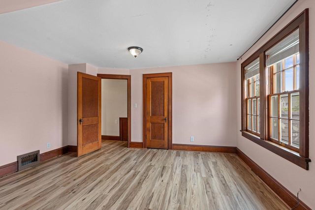 615 W BENT AVENUE, Oshkosh, WI 54901