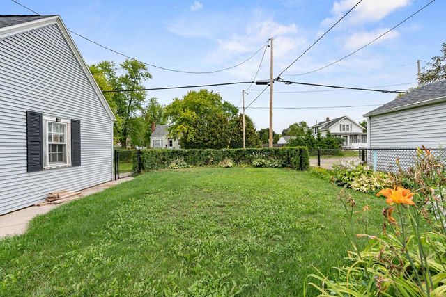 615 W BENT AVENUE, Oshkosh, WI 54901