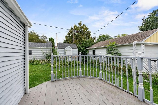 615 W BENT AVENUE, Oshkosh, WI 54901