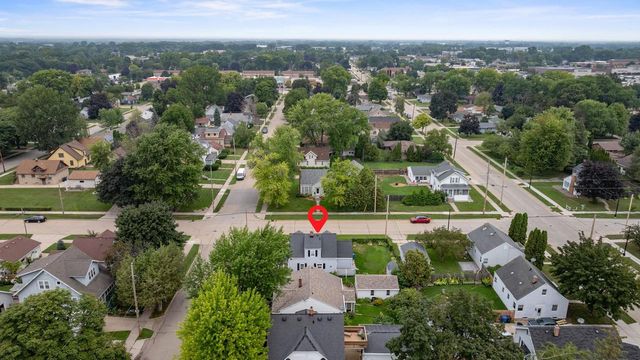 615 W BENT AVENUE, Oshkosh, WI 54901