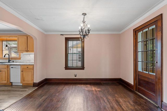 615 W BENT AVENUE, Oshkosh, WI 54901