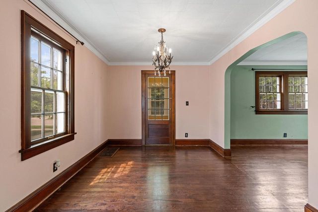 615 W BENT AVENUE, Oshkosh, WI 54901