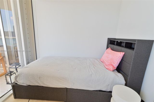 7000 Island Blvd 1402, Aventura, FL 33160