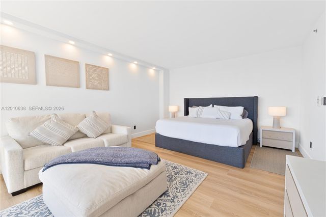 7000 Island Blvd 1402, Aventura, FL 33160