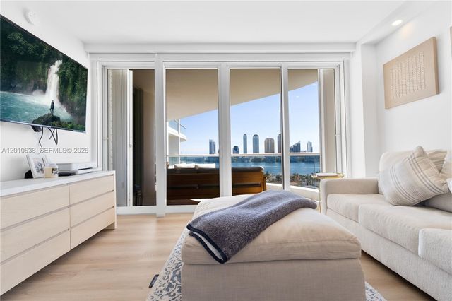 7000 Island Blvd 1402, Aventura, FL 33160