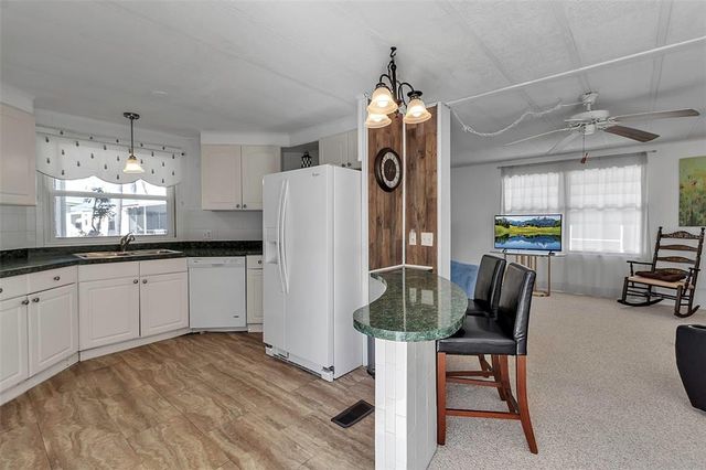 94 ANNE BONNY CIRCLE, Nokomis, FL 34275