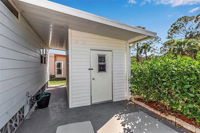 94 ANNE BONNY CIRCLE, Nokomis, FL 34275