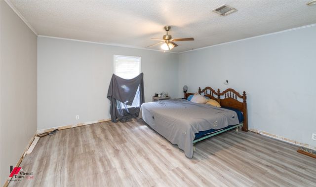 423 11th Street NE, Springhill, LA 71075