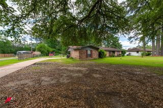 423 11th Street NE, Springhill, LA 71075