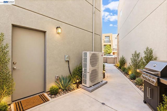 5806 Huntley Ave, Dublin, CA 94568