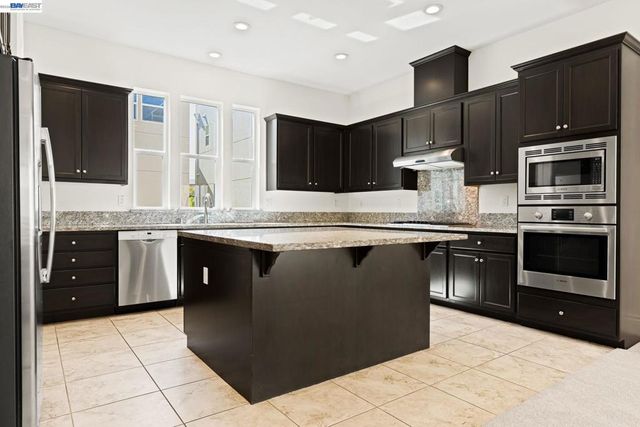 5806 Huntley Ave, Dublin, CA 94568