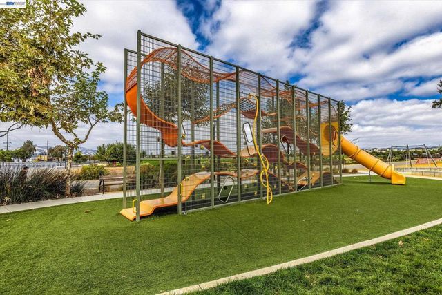 5806 Huntley Ave, Dublin, CA 94568
