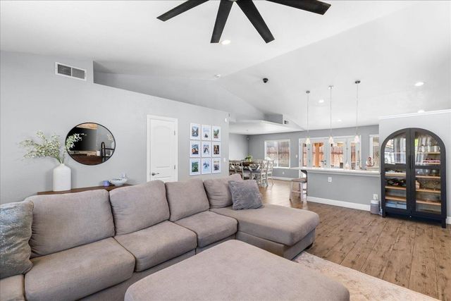 2616 Nemaha Way, Stockton, CA 95206
