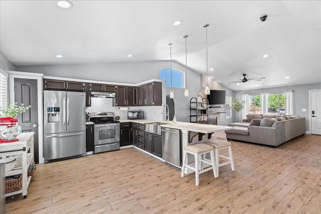 2616 Nemaha Way, Stockton, CA 95206
