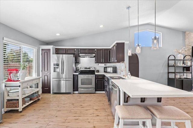2616 Nemaha Way, Stockton, CA 95206