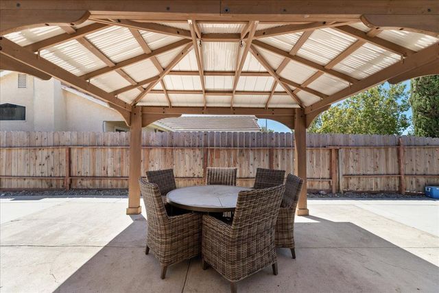 2616 Nemaha Way, Stockton, CA 95206