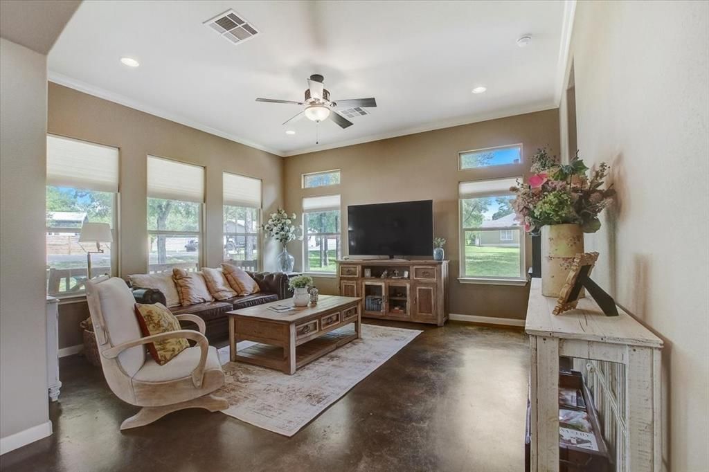 157 Keawakapu DR, Bastrop, TX 78602