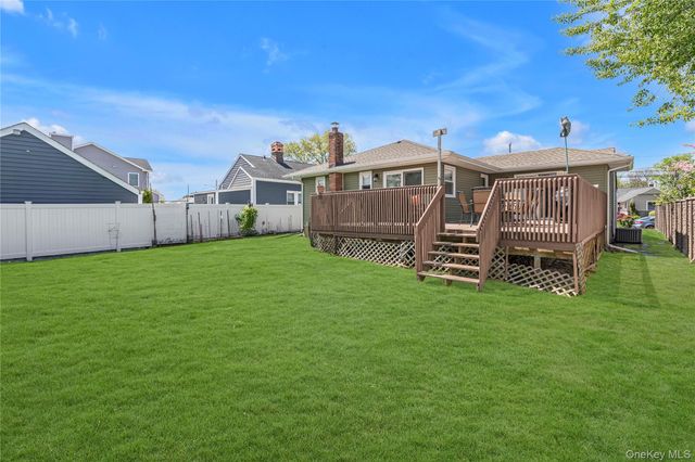 1107 Little Neck Avenue, North Bellmore, NY 11710
