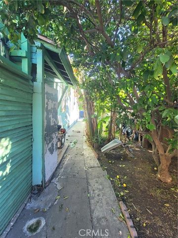 1757 S New England, Los Angeles, CA 90006