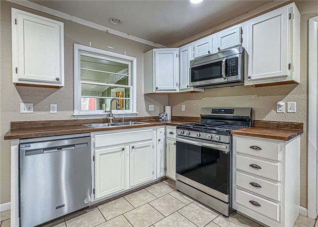 448 S Hwy 14, Yellville, AR 72687