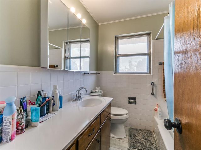 2001 N Keeton Avenue, Bethany, OK 73008