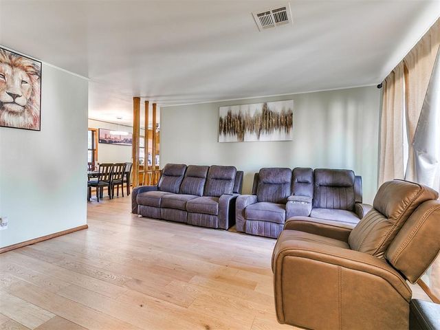 2001 N Keeton Avenue, Bethany, OK 73008