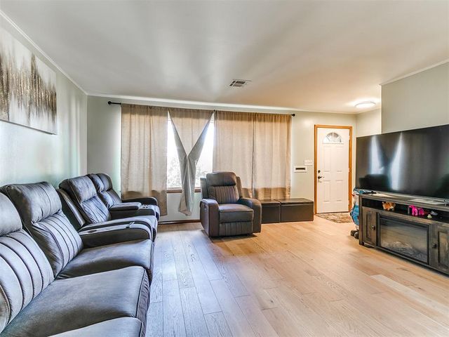 2001 N Keeton Avenue, Bethany, OK 73008