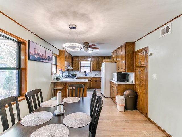 2001 N Keeton Avenue, Bethany, OK 73008