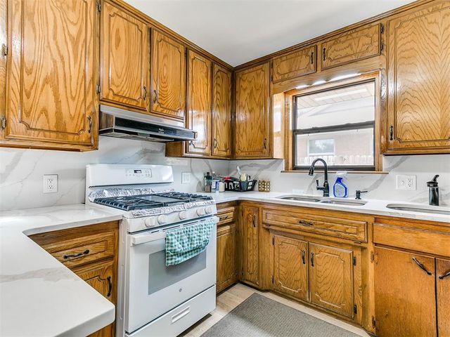 2001 N Keeton Avenue, Bethany, OK 73008