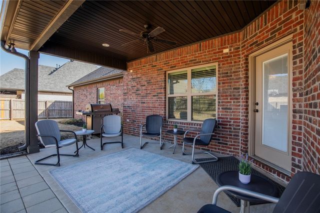 702 SE Fullerton Street, Bentonville, AR 72712