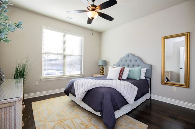 702 SE Fullerton Street, Bentonville, AR 72712