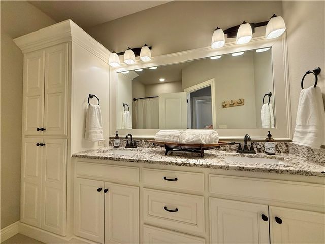 702 SE Fullerton Street, Bentonville, AR 72712