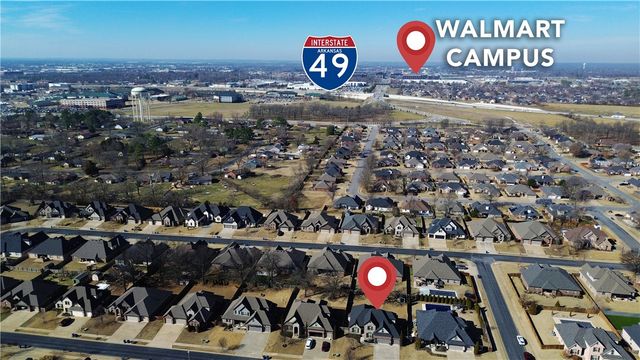 702 SE Fullerton Street, Bentonville, AR 72712