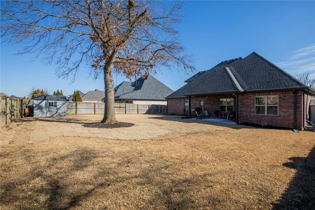 702 SE Fullerton Street, Bentonville, AR 72712