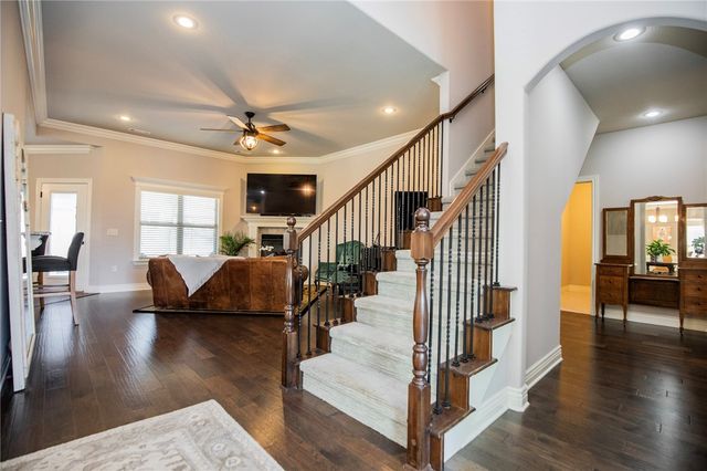 702 SE Fullerton Street, Bentonville, AR 72712