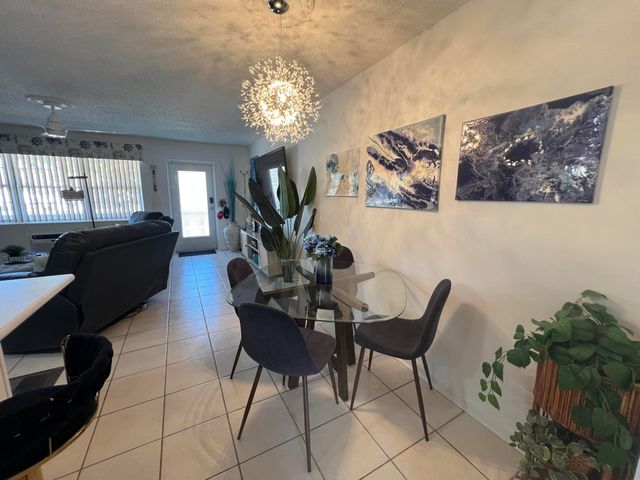 201 Kent L, West Palm Beach, FL 33417