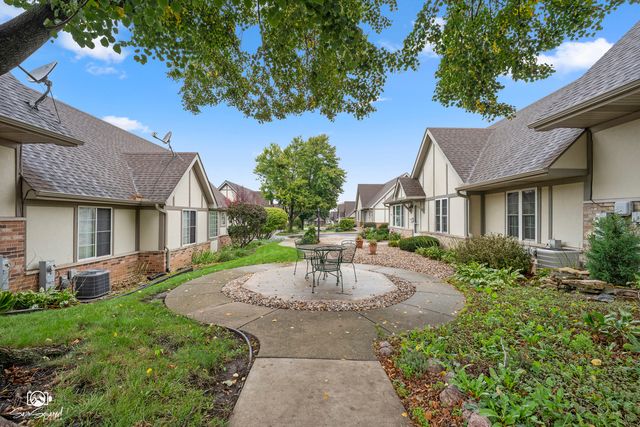 1664 Willow Circle Drive, Crest Hill, IL 60403