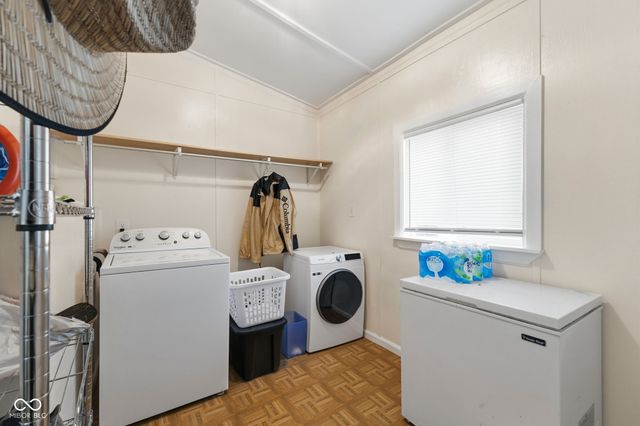 154 E Washington Street, Mooresville, IN 46158