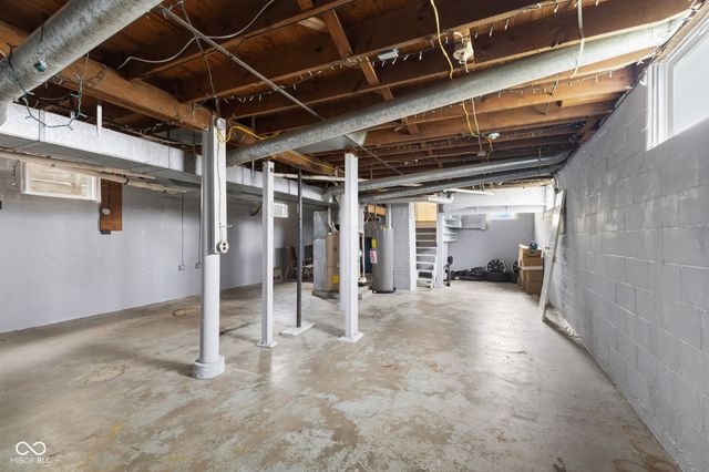 154 E Washington Street, Mooresville, IN 46158