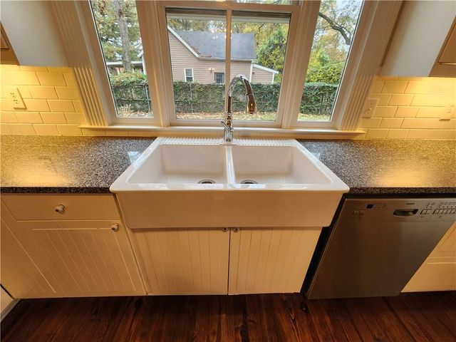 1055 Longley Avenue NW, Atlanta, GA 30318