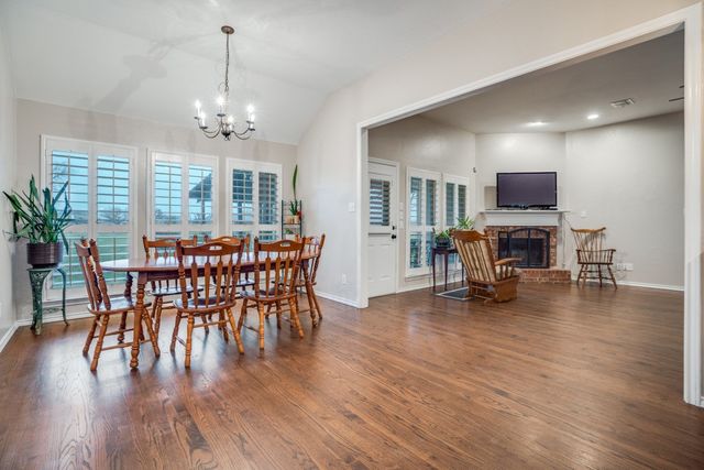 108 High Meadows Court, Decatur, TX 76234