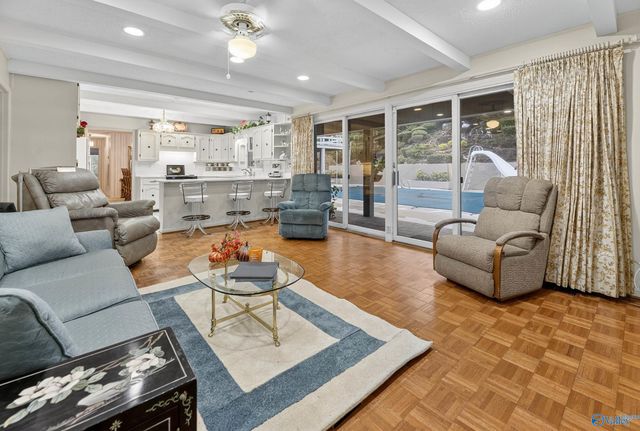 447 Riverton Drive, Rainbow City, AL 35906