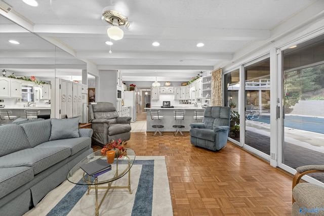 447 Riverton Drive, Rainbow City, AL 35906