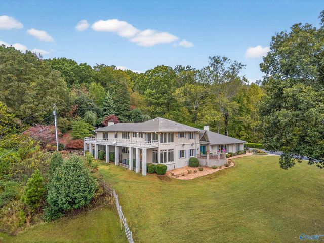 447 Riverton Drive, Rainbow City, AL 35906