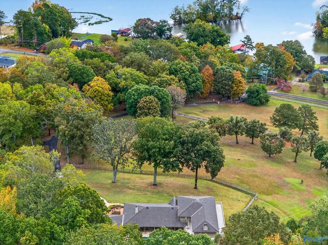 447 Riverton Drive, Rainbow City, AL 35906