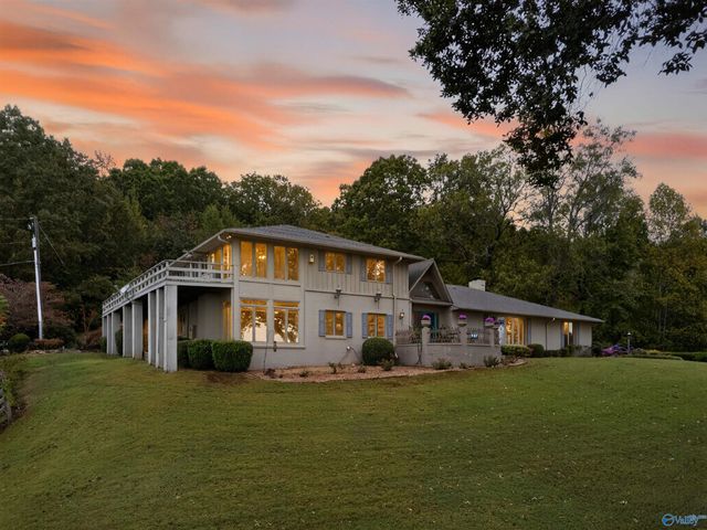 447 Riverton Drive, Rainbow City, AL 35906