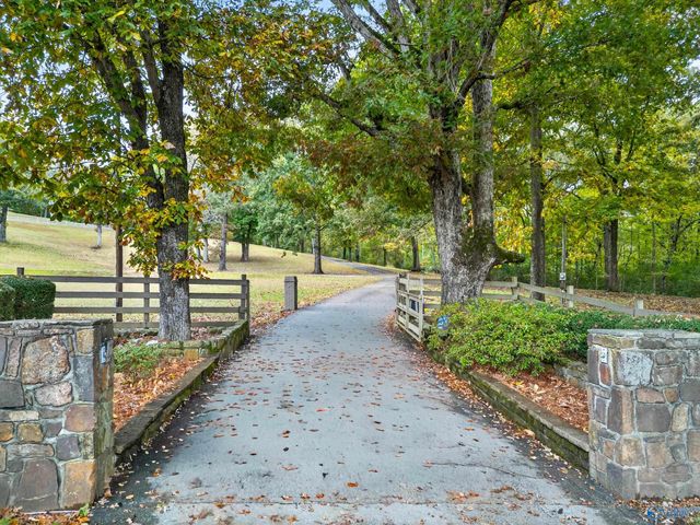 447 Riverton Drive, Rainbow City, AL 35906