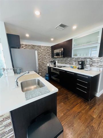 90 SW 3rd St 4404, Miami, FL 33130