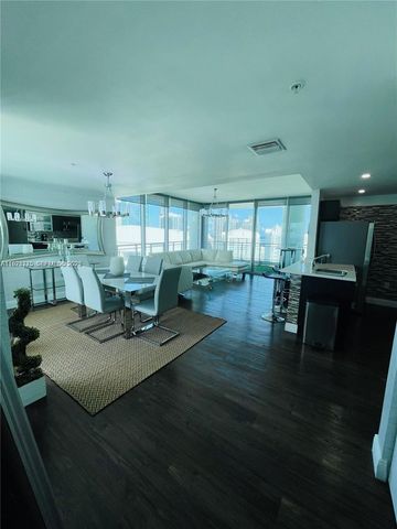 90 SW 3rd St 4404, Miami, FL 33130